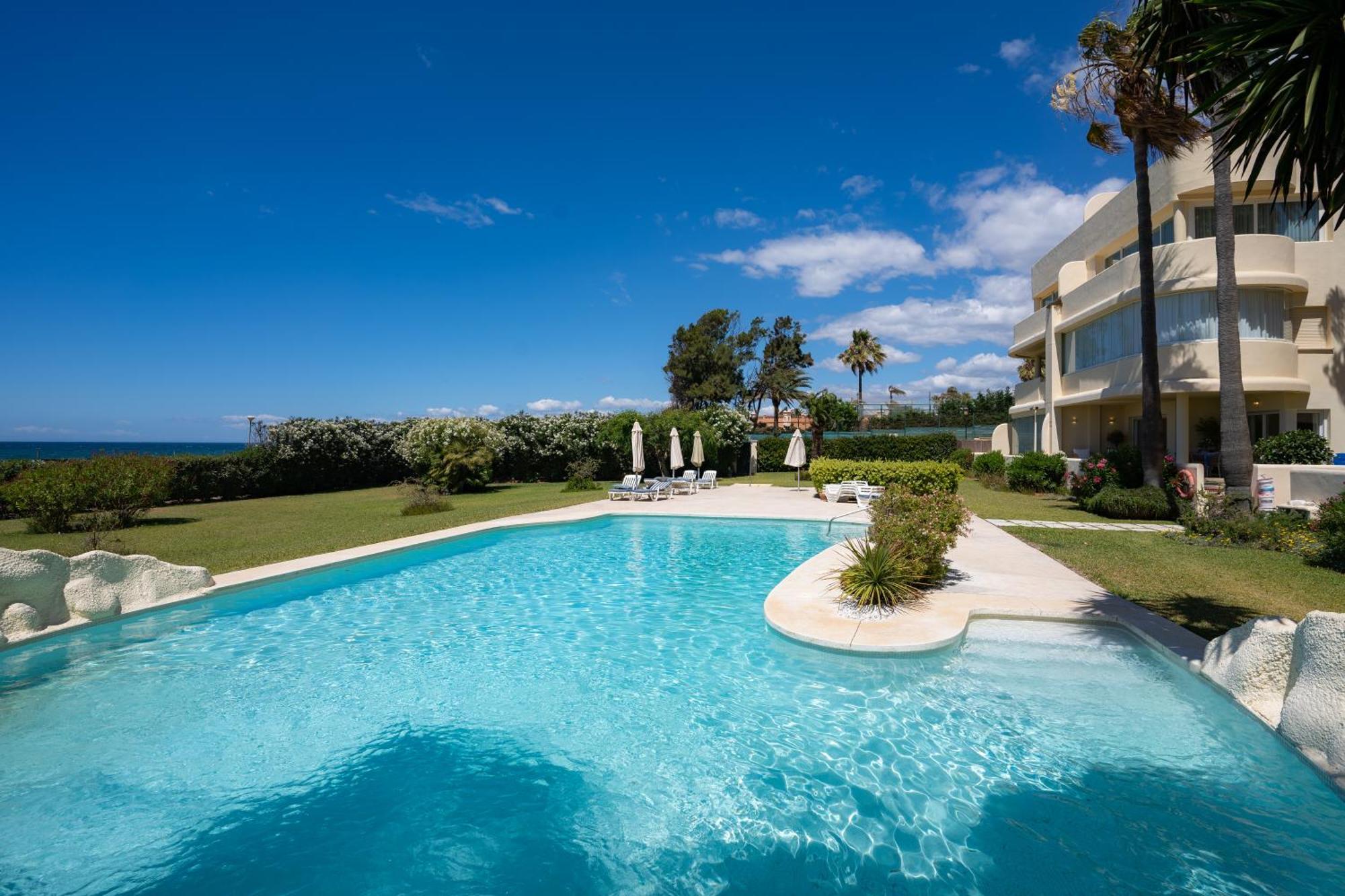 מארבלה Beachfront Neptuno I, Complex,Views,Pool,Garden, Elviria מראה חיצוני תמונה